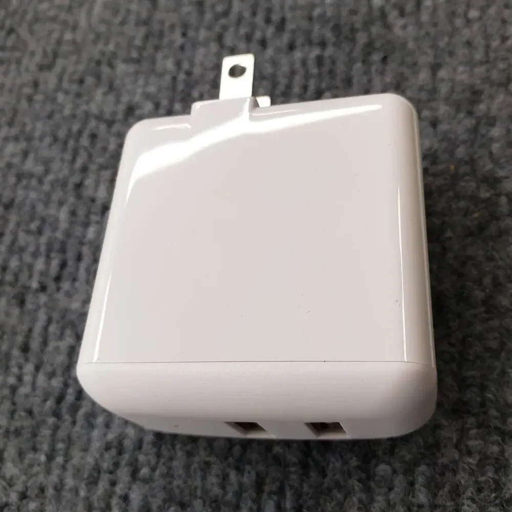 Amazon Basics 2-Port USB-A 24W Wall Charger (White, Model UTC2421US-WH)